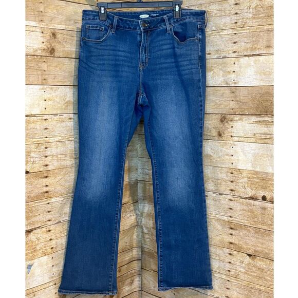OLD NAVY MID RISE CASUAL CLASSIC EVERYDAY STRETCH KICKER BOOTCUT JEANS SIZE 14R - Picture 1 of 2